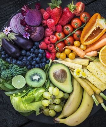 Vetitë e shëndetshme të frutave dhe perimeve. Secila ngjyrë ka një funksion të veçantë